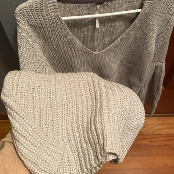 Free People cropped sweater - Picture 2 of 3